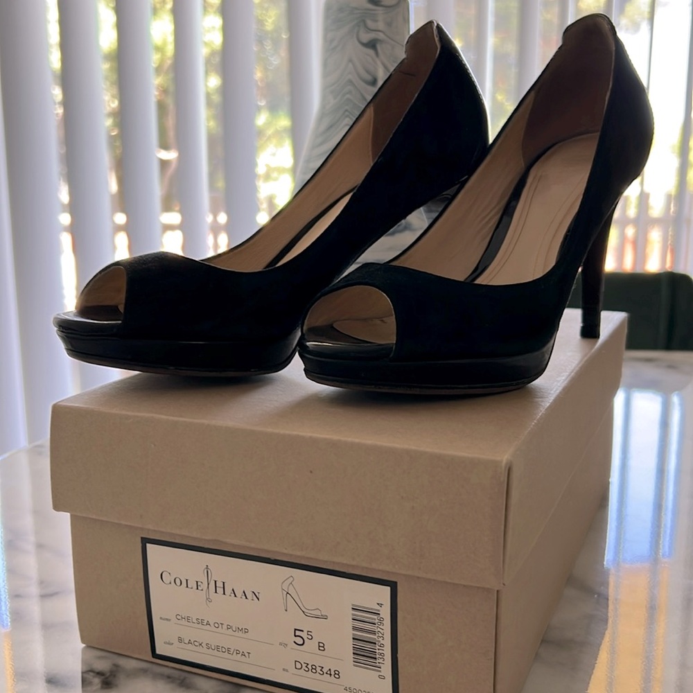 Cole Haan Chelsea OT Pump -Black Patent and Suede 5.5